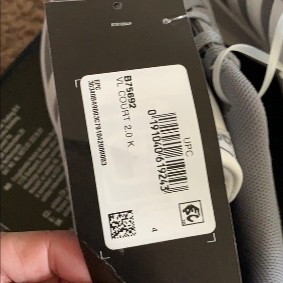 Adidas gray shoes size 4 - Picture 6 of 8